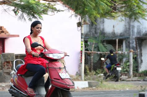 Kanna Pinna Movie Wallpapers, Posters & Stills