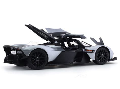 2022 Aston-Martin Valkyrie silver 1:18 Maisto licensed diecast scale ...