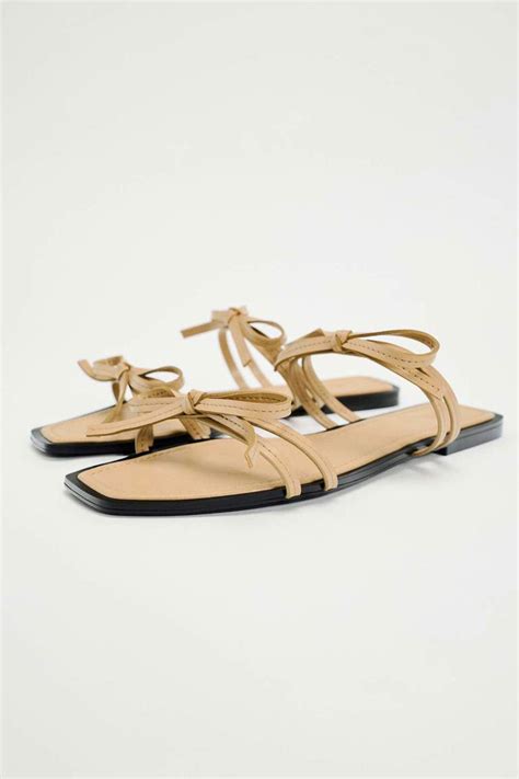 Las mujeres clásicas no llevan chanclas de dedo y prefieren estas ...