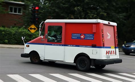 What Was The Grumman LLV? Mail-Truck Mainstay | The Daily Drive | Consumer Guide®