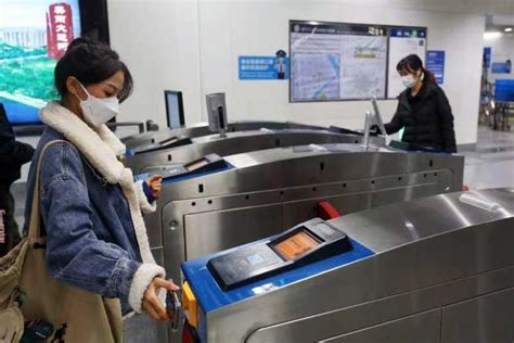 今起北京地铁、公交不再拒绝核酸超过48小时乘客乘车_腾讯新闻