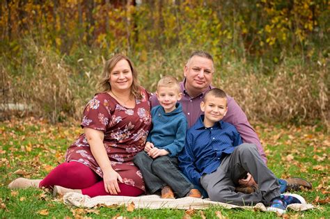 Slinger WI Family Photos | Nikole + Kevin