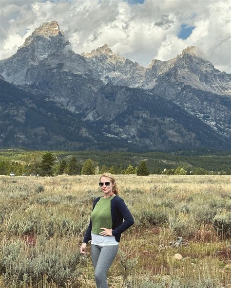 Jenn Yeager | 𝕝𝕚𝕝 𝕞𝕚𝕤𝕤 𝕥𝕙𝕒𝕟𝕘 𝕨𝕚𝕥𝕙 𝕟𝕠 𝕡𝕣𝕠𝕓𝕝𝕖𝕞𝕤 🔆 🏼🤙🏽 | Instagram