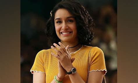 Shraddha Kapoor "missing" her 'Chhichhore' gang
