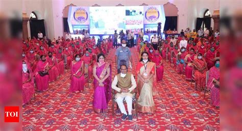 Empower women to make MP strong, says Chouhan | Bhopal News - Times of ...