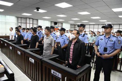 湖南一官员贪污受贿，被判死刑，缓期2年执行_腾讯新闻