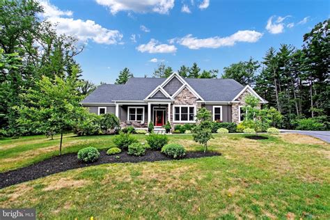 17 Vista Larga Dr, Gettysburg, PA 17325 | Homes.com