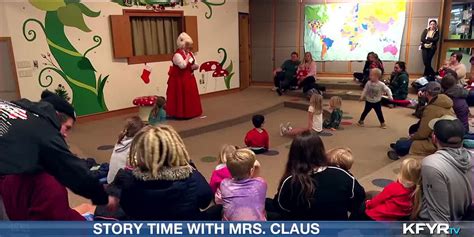 Mrs. Claus stops by Bismarck Library for special story time with kids