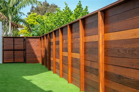 Fence Installation Costs in Sarasota, Florida (W/ ACTUAL COST!)