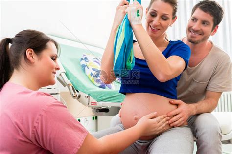 孕妇分娩准备高清图片下载-正版图片507349375-摄图网