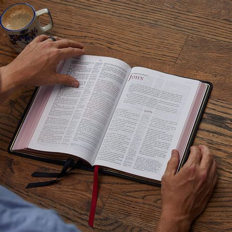 NKJV Classic Verse-Style Center-Column Reference Bible – Black | Trust ...