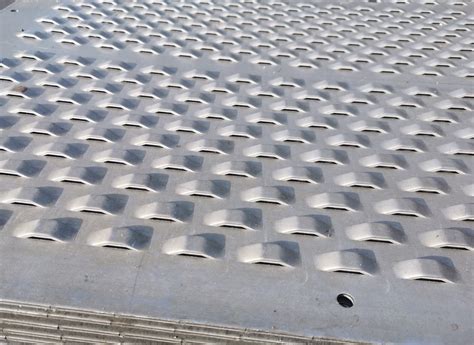 Schlitzbrückenblech___ 2500 x 1250 x 3 mm Prägetiefe 1,5 mm gerade mit ...