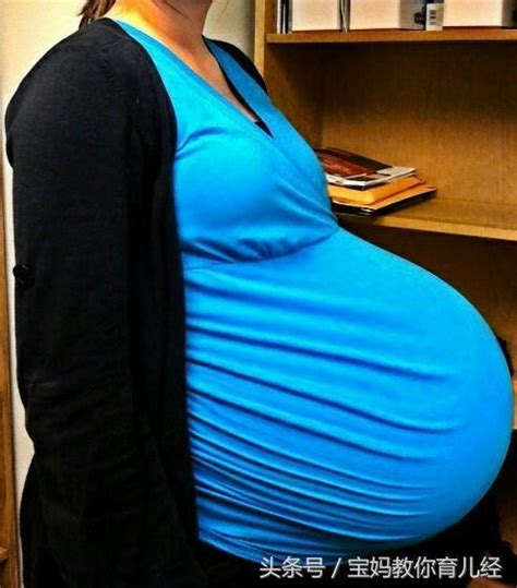 孕晚期双胞胎肚子太大,多胞胎特大肚孕妇 - 伤感说说吧