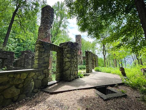 Cornish Estate Ruins | Trail Guide | Mountain-Hiking.com