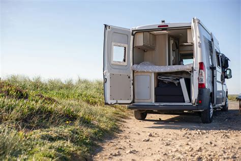 One-Way RV Rentals vs. Round Trip: Comparison Breakdown