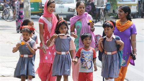 UP School Summer Vacation: यूपी में गर्मियों की छुट्टियां शुरू, इस बार ...
