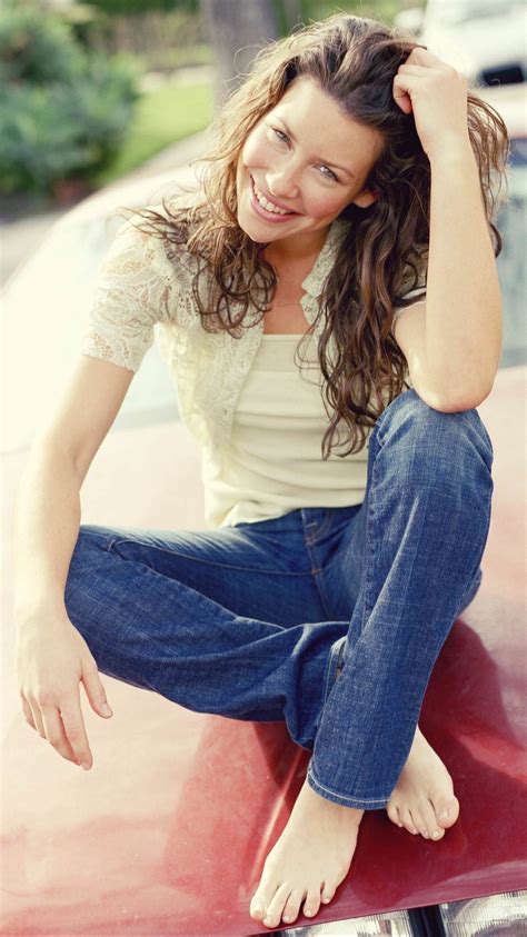 Evangeline Lilly Feet (4 photos) Sexy Feets - Celeb Feets