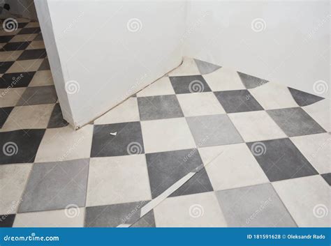 Room Renovation with Linoleum Flooring, Black and White Tile Effect ...