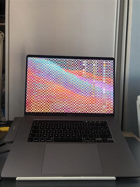 Strange screen artefacts : r/mac