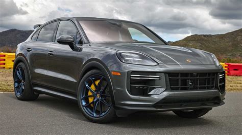 Porsche lança Novo Cayenne 2024 com painel do Taycan e motores mais fortes