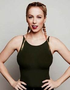 Iliza Shlesinger Bio by Iliza Shlesinger Height Weight Age Husband Biography Iliza Shlesinger Bio