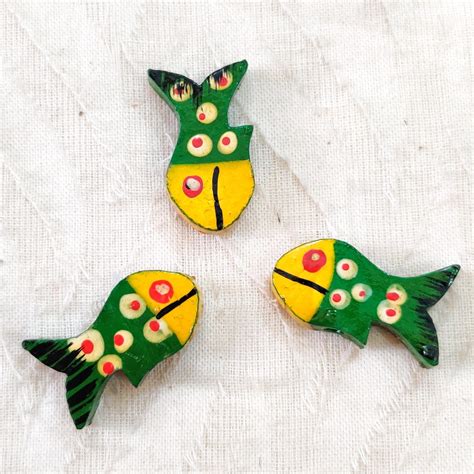 Pack Of 3 Green Yellow Fish Buttons – Sanskruti