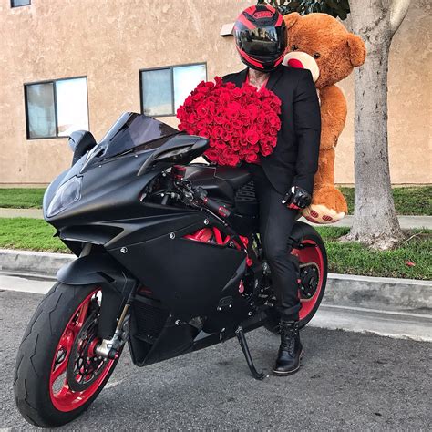 DEVIN PHYSIQUE (@devinphysique) • Instagram photos and videos