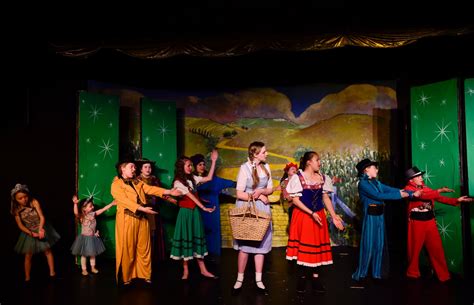 Jesters takes on the land of Oz with family-friendly ‘Wizard of Oz ...