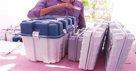 EVM Hacking: क्या है EVM विवाद? क्या सच में Ravindra Waikar के ...