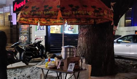 Indiranagar Momos Stall Bangalore- For Street Chicken Momos And Veg ...