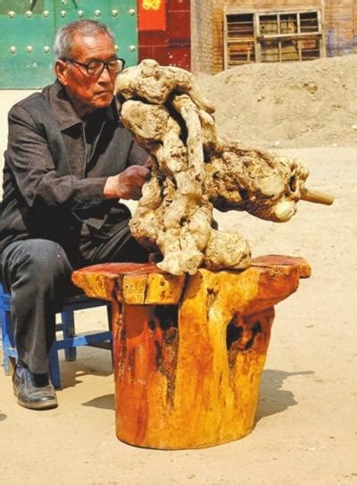 河南农村老乡都看看吧，20年前的老家是这样割麦子的！_凤凰资讯