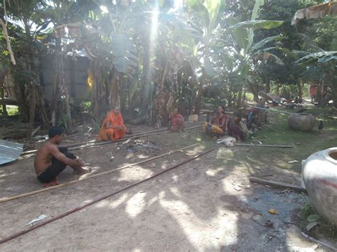 Visiting Local Communities 的图像结果