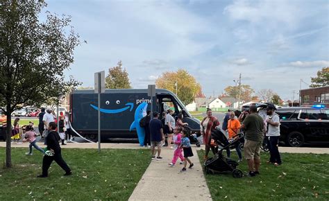 Brooklyn hosts Halloween trunk or treat fun: Sun Postings - cleveland.com