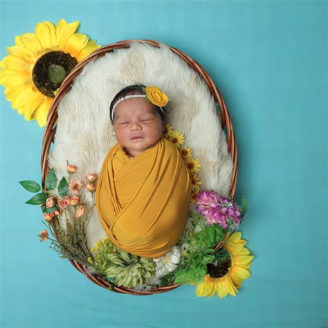 Portfolio - First Click Studios | Expert Maternity, Newborn Photoshoot
