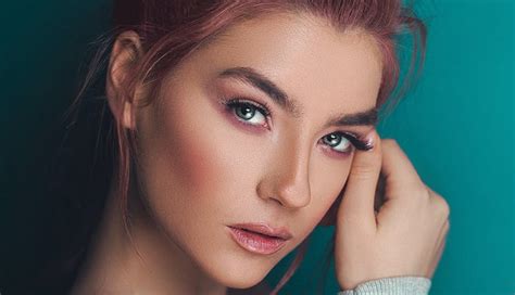 7 Tips To Do Effortless Daily Makeup - lifeberrys.com