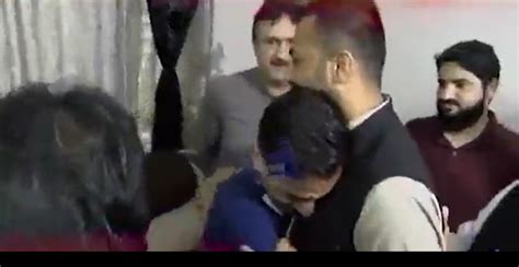 WATCH: Pakistan Snooker Champion Ahsan Ramzan Breaks Down In Front Of ...