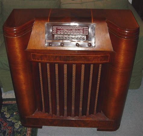 Philco Model 42-395 Floor Standing Radio