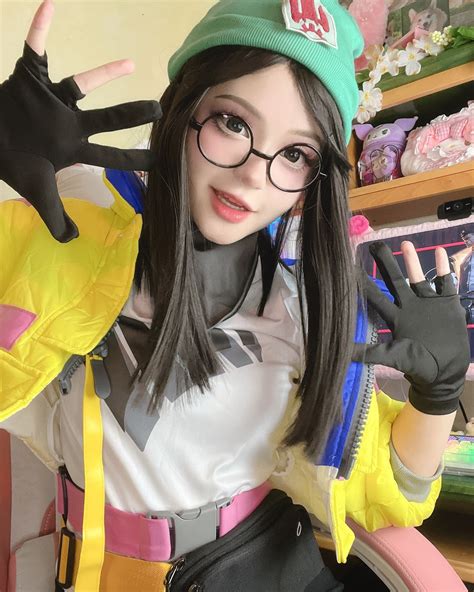 Misty Raines | wheres my raze?? 😜 cosplay: @miccostumes #valorant #valorantcosplay # ...