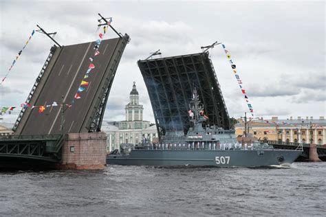 Морские дроны: беспилотники против "рогатой смерти"