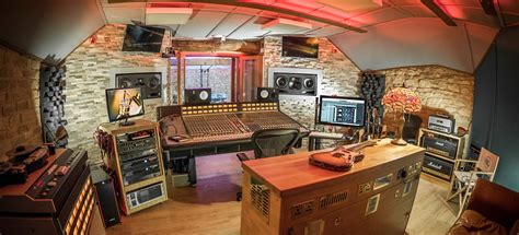 Rezultat imagine pentru Studio Control Room Designs