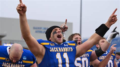 SDSU QB Mark Gronowski enters transfer portal, according to reports