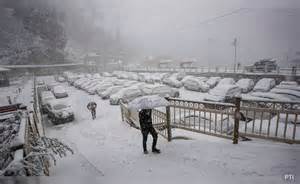 Snowfall forecast for Himachal over next 48 hours as tourists swarm hills