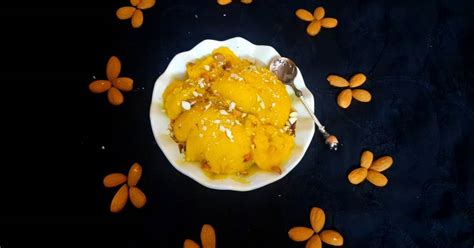Yellow Suji Halwa Recipe by Dolly Kachhwani - Cookpad