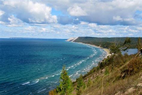 9 Lakes In Chicago: Get Enchanted By These Mud City Waters