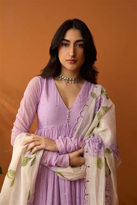 Sirat lilac Hand painted embroidered chanderi dupatta – Ridhiiee Suuri