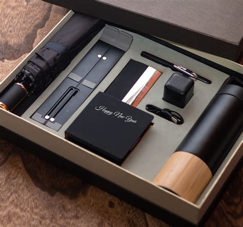 Best New Year Corporate Gifts Ideas For Clients & Employees | ARC India