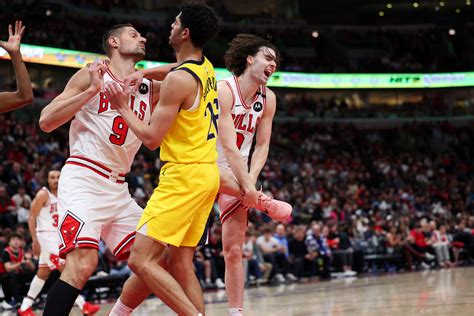 Josh Giddey: Chicago Bulls guard avoids major ankle injury
