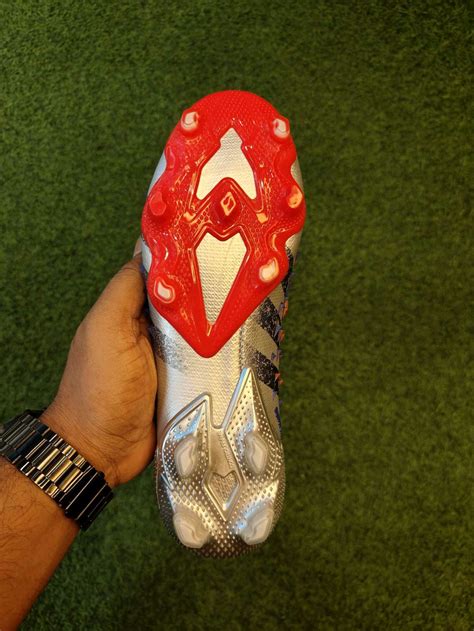 Predator Freak High-Top Without Lace Silver Colour