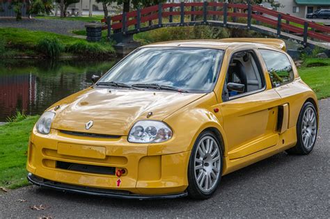 The Renault Clio V6 Trophy is a fun, French track weapon | Hagerty UK