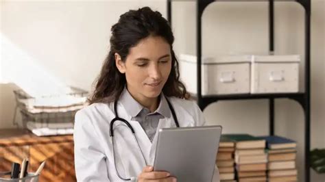 How Much Does a Clinical Research Coordinator Make?